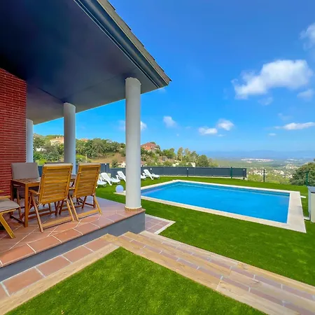 Apartment Large With Pool & Mountain Views